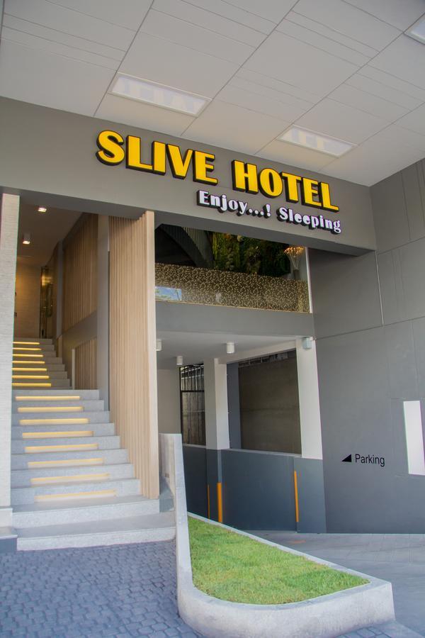 Slive Hotel Surin Buitenkant foto